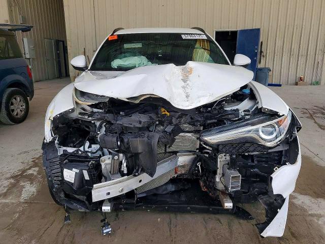 Photo 5 from auction – 2022 ALFA ROMEO STELVIO with VIN ZASPAJAN5N7D28208
