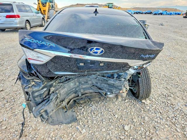 Photo 6 from auction – 2013 HYUNDAI SONATA with VIN KMHEC4A40DA093202