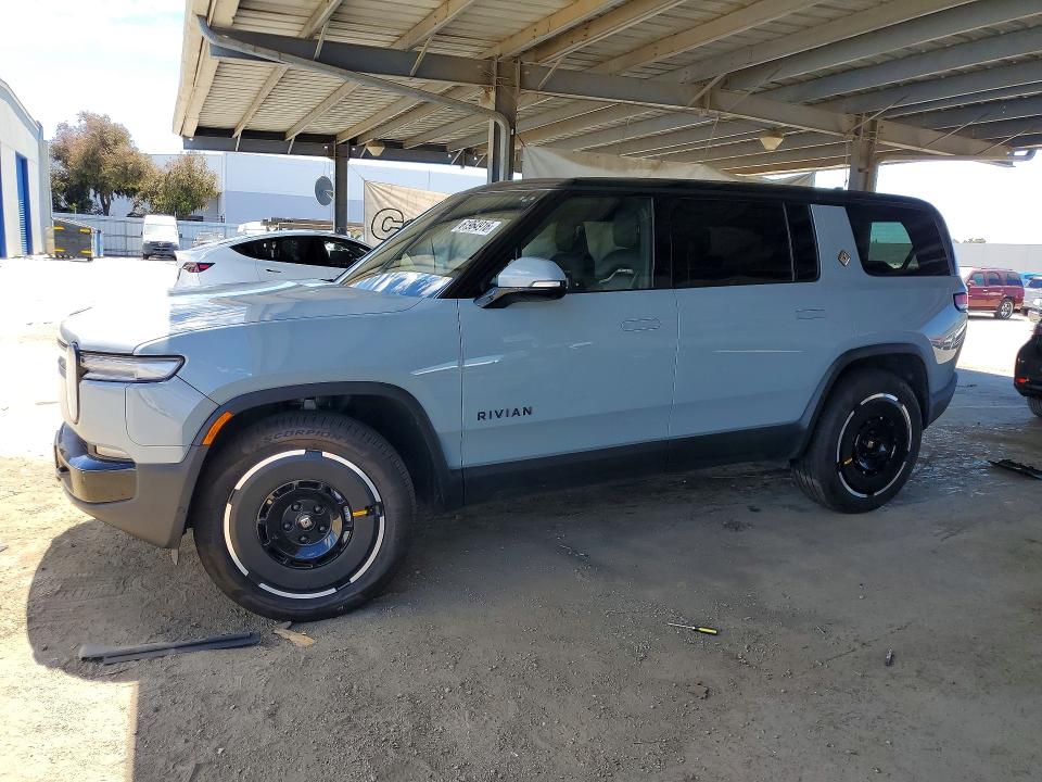 2025 RIVIAN R1S - Търг №61964916