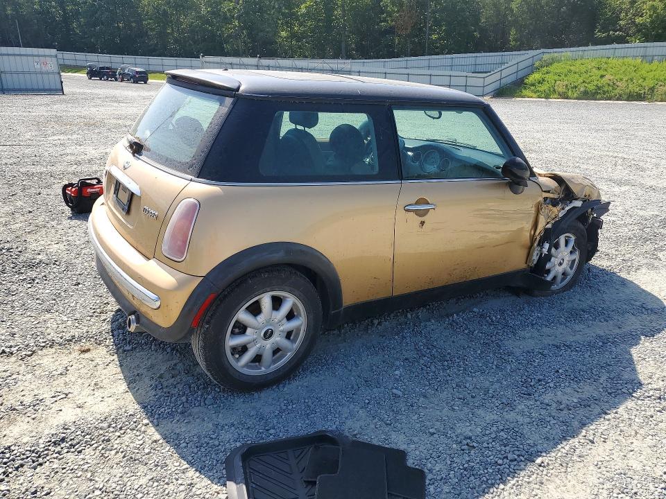Photo 3 from auction – 2004 MINI COOPER with VIN WMWRC334X4TJ53338