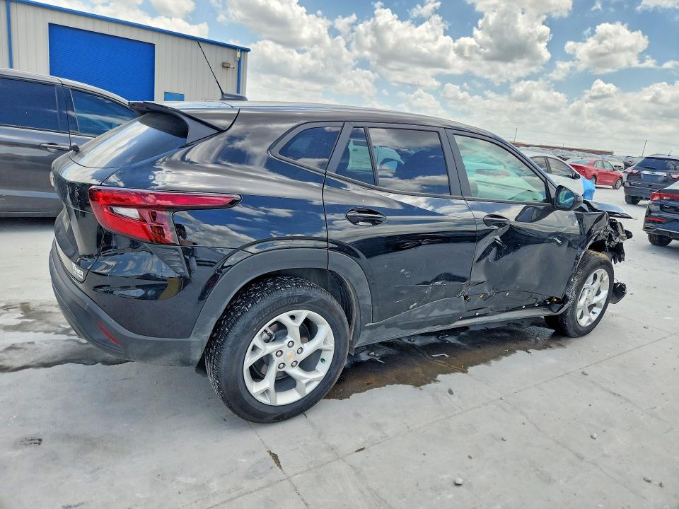 Foto 3 de la subasta – 2025 CHEVROLET TRAX con VIN KL77LFEP2SC304413