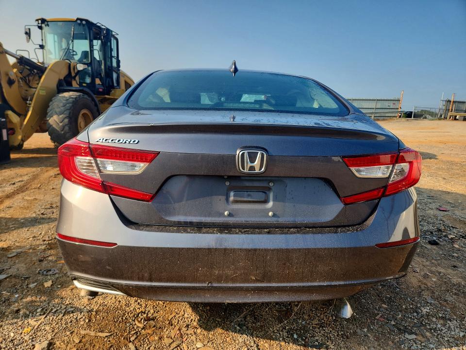 Photo 6 from auction – 2018 HONDA ACCORD with VIN 1HGCV1F58JA090910