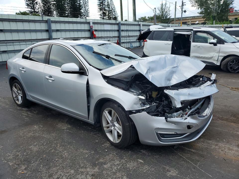 Фото 4 с аукциона – 2014 VOLVO S60 с VIN YV1612FS7E2290478