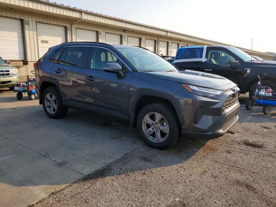 Photo 4 from auction – 2022 TOYOTA RAV4 with VIN 2T3RWRFV0NW138766
