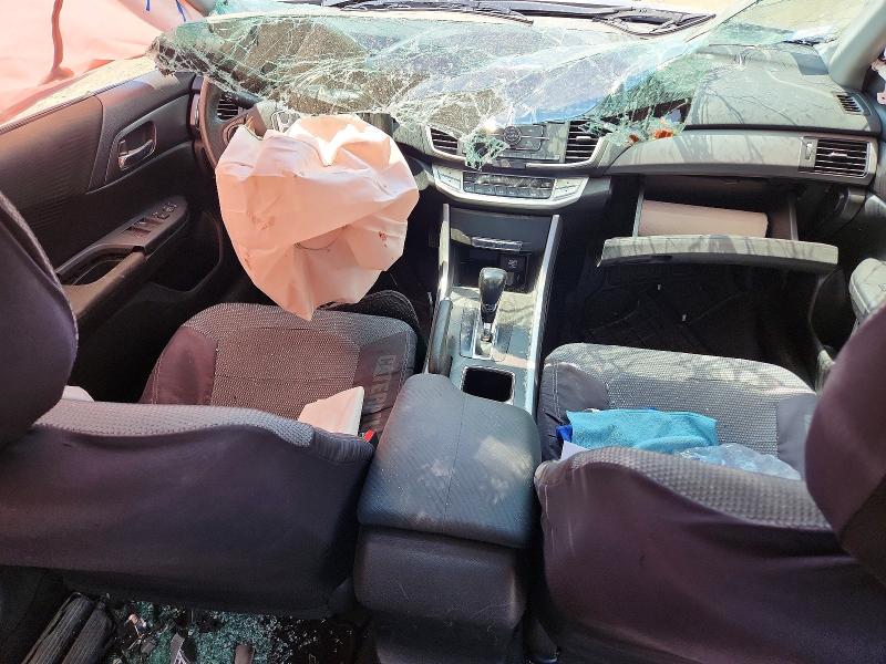 Photo 8 from auction – 2015 HONDA ACCORD with VIN 1HGCR2F33FA164704