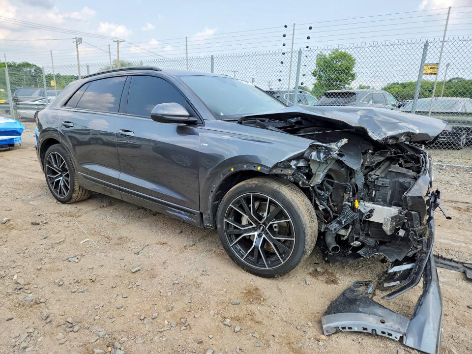 Zdjęcie 4 z aukcji – 2020 AUDI Q8 z VIN WA1FVAF12LD020629