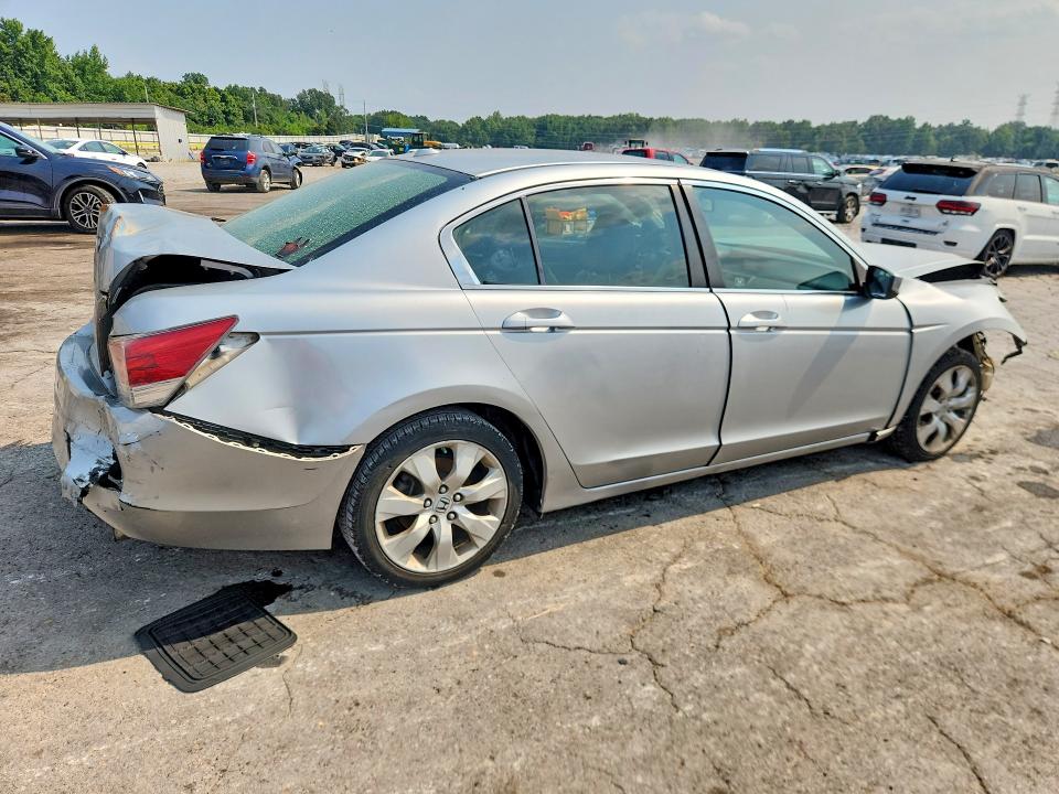 Photo 3 from auction – 2008 HONDA ACCORD with VIN JHMCP26808C030075