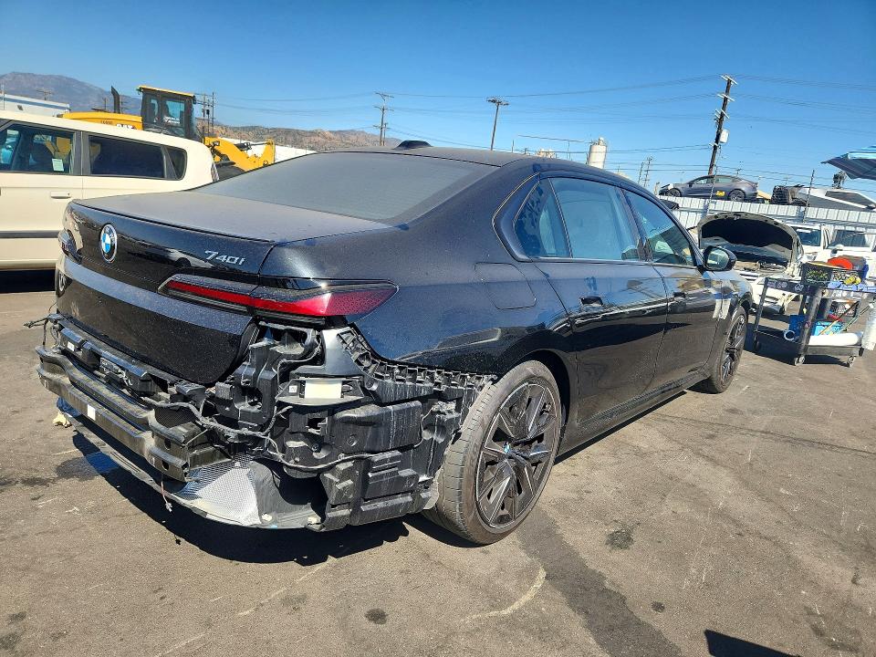 Photo 3 from auction – 2024 BMW 740 with VIN WBA23EH01RCR02909