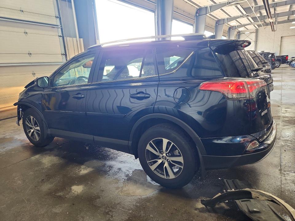 Photo 2 from auction – 2018 TOYOTA RAV4 with VIN JTMRFREV6JJ245556