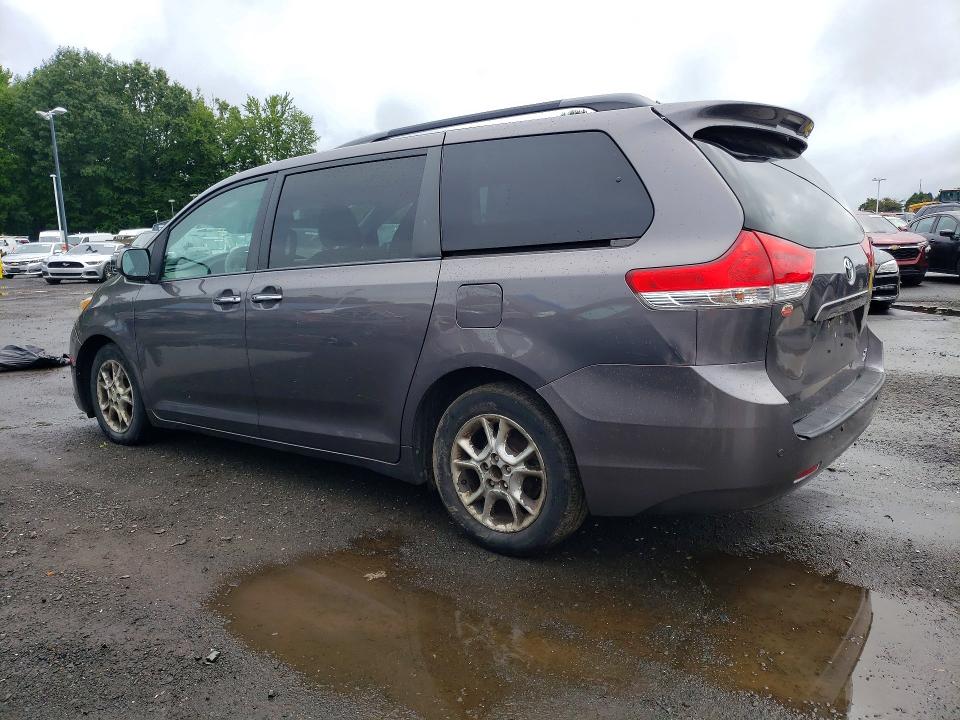Photo 2 from auction – 2013 TOYOTA SIENNA with VIN 5TDDK3DC7DS055646