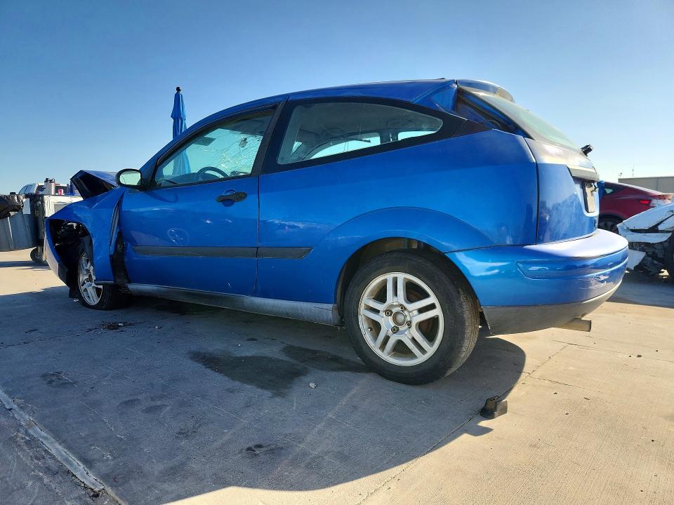 Photo 2 from auction – 2000 FORD FOCUS with VIN 3FAFP3132YR180910