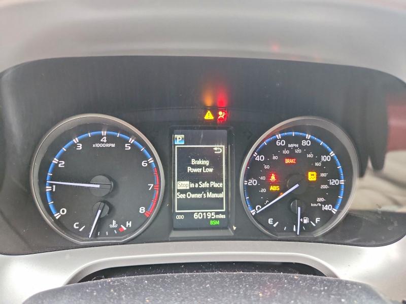 Photo 9 from auction – 2018 TOYOTA RAV4 with VIN JTMRFREV2JJ231444