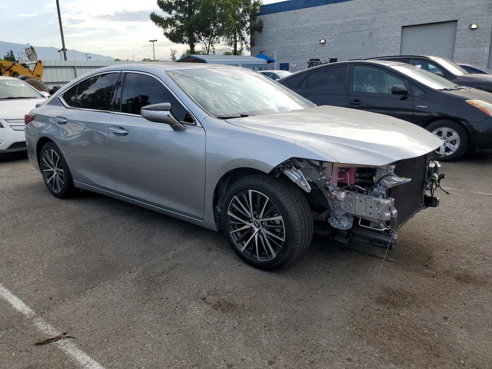 Photo 4 from auction – 2023 LEXUS ES 300H with VIN 58ADA1C13PU033817