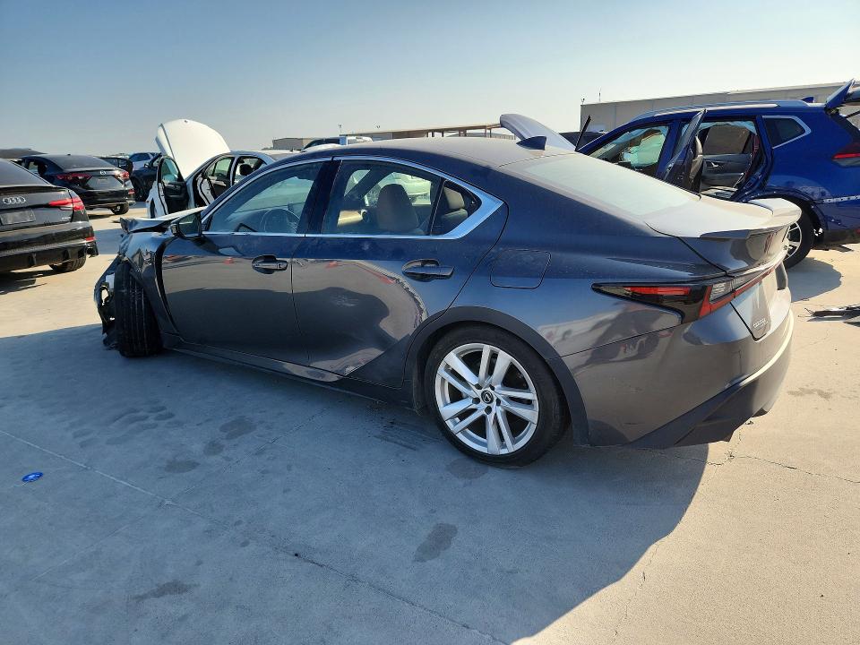 Photo 2 from auction – 2022 LEXUS IS with VIN JTHAA1D22N5122029