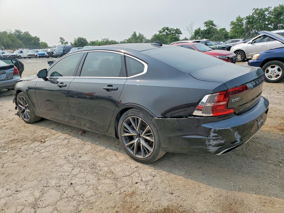Photo 2 from auction – 2018 VOLVO S90 with VIN LVY992MK1JP024703