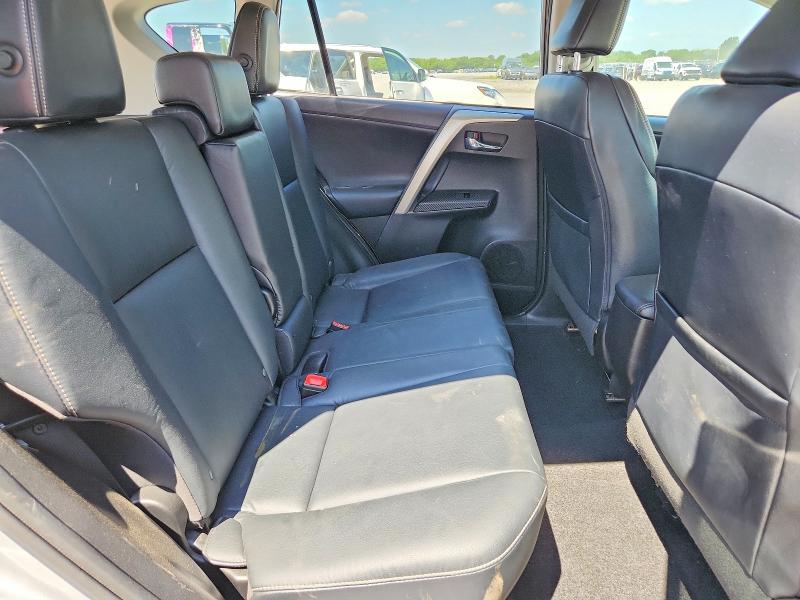 Photo 11 from auction – 2015 TOYOTA RAV4 with VIN 2T3DFREV6FW369989