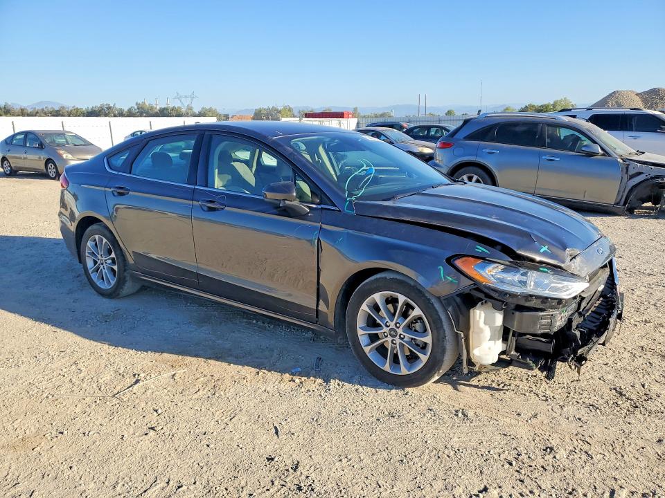 Photo 4 from auction – 2019 FORD FUSION with VIN 3FA6P0HD9KR238614