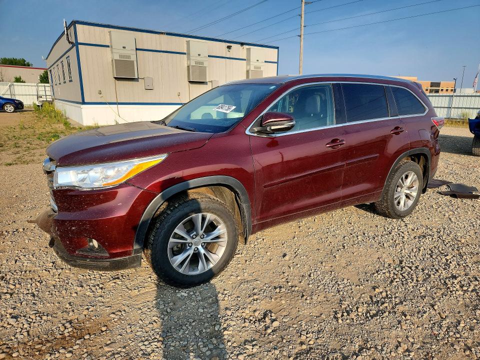 TOYOTA HIGHLANDER 2015 with VIN 5TDJKRFH5FS110676 - Photo from auction
