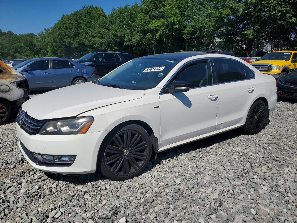 Photo 1 from auction – 2015 VOLKSWAGEN PASSAT with VIN 1VWBT7A34FC031628