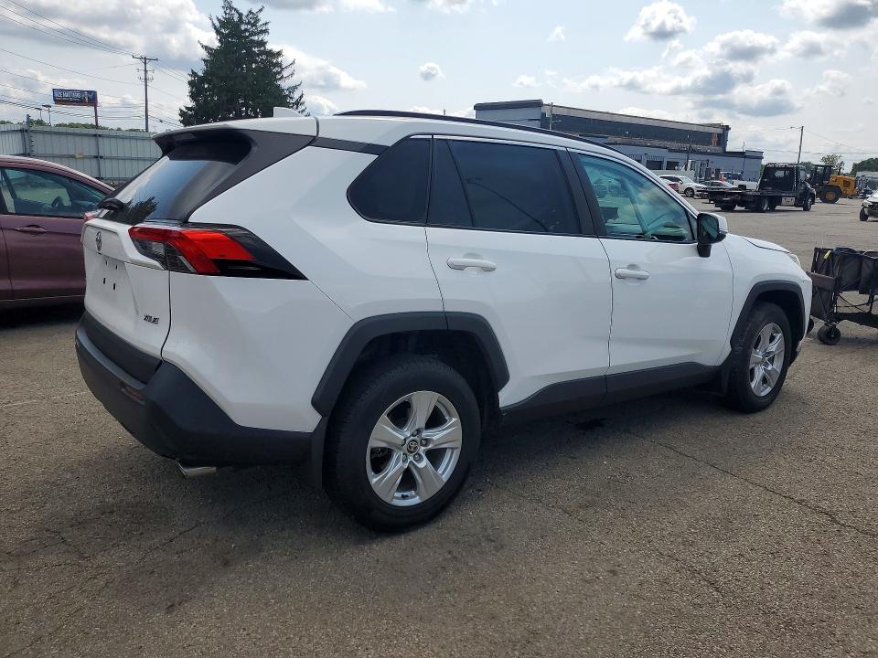 Photo 3 from auction – 2021 TOYOTA RAV4 with VIN 2T3W1RFVXMC171128