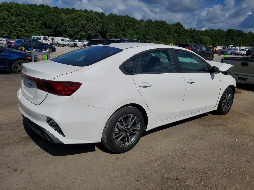 Photo 3 from auction – 2024 KIA FORTE with VIN 3KPF24AD6RE769958