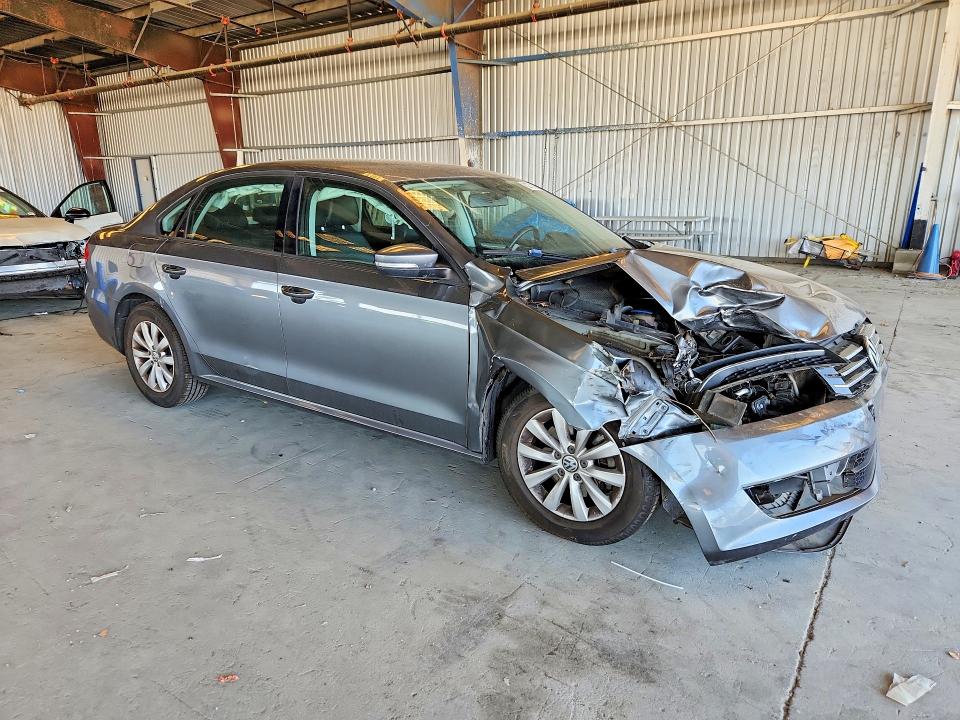 Photo 4 from auction – 2014 VOLKSWAGEN PASSAT with VIN 1VWAT7A35EC098829