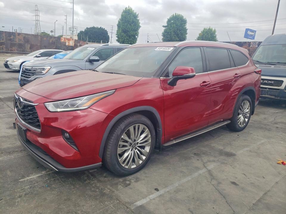 صورة رقم 1 من المزاد - 2023 TOYOTA HIGHLANDER مع VIN 5TDKDRAH9PS508724