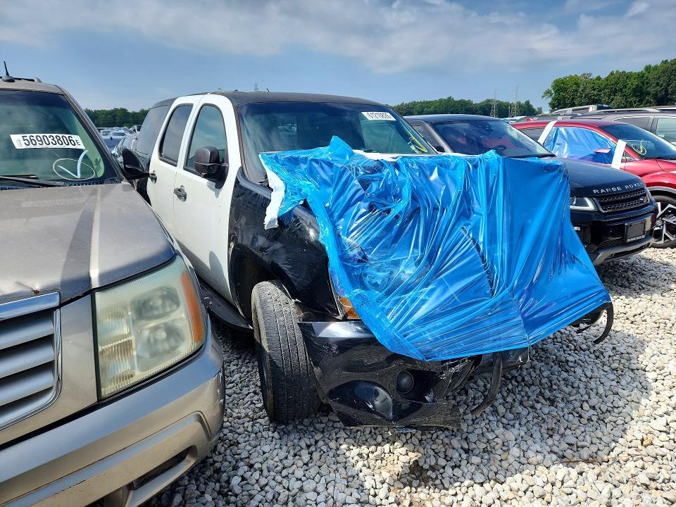 Photo 4 from auction – 2014 CHEVROLET TAHOE with VIN 1GNLC2E01ER159659