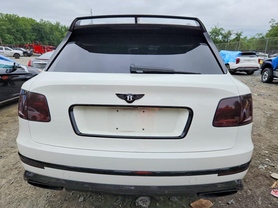 Photo 6 from auction – 2017 BENTLEY BENTAYGA with VIN SJAAC2ZV7HC012602