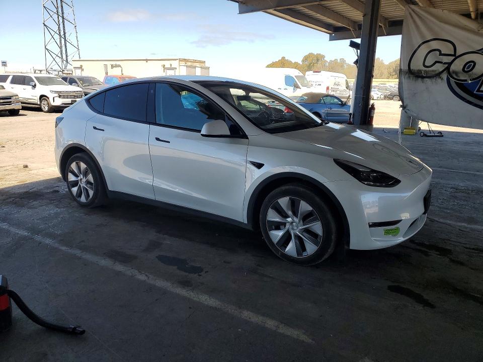 Photo 4 from auction – 2023 TESLA MODEL Y with VIN 7SAYGDEE1PF743193