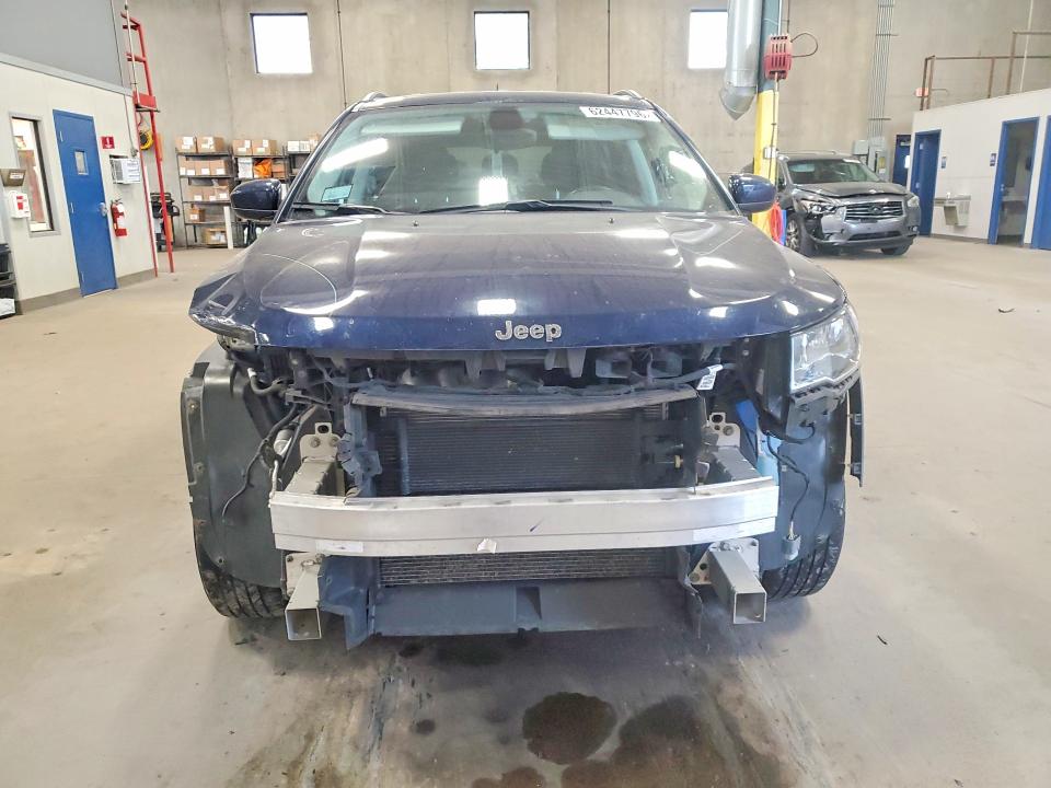 Photo 5 from auction – 2018 JEEP COMPASS with VIN 3C4NJDBB6JT399283