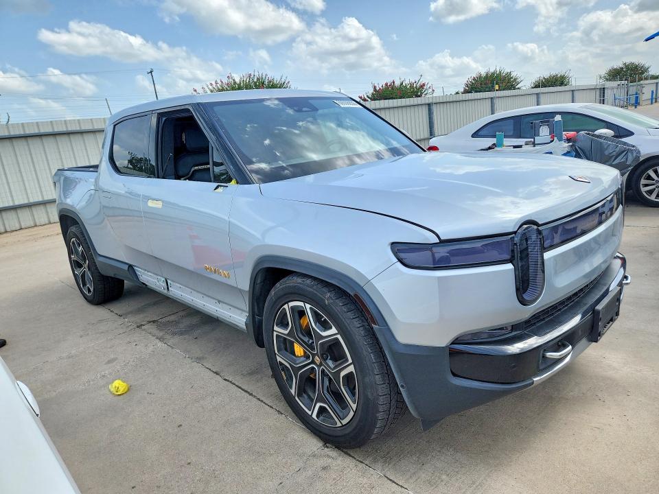 Photo 4 from auction – 2023 RIVIAN R1T with VIN 7FCTGAAA9PN019563