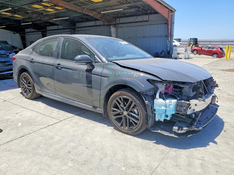 Photo 4 from auction – 2025 TOYOTA CAMRY with VIN 4T1DBADK2SU016995