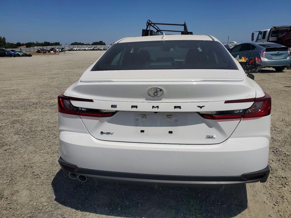 Photo 6 from auction – 2026 TOYOTA CAMRY with VIN 4T1DAACK2TU236191