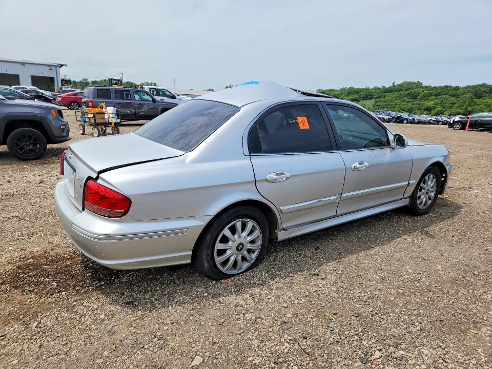 Photo 3 from auction – 2005 HYUNDAI SONATA with VIN KMHWF35H65A138227