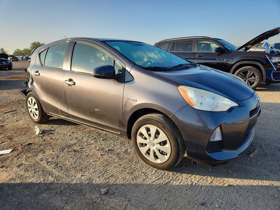 Photo 4 from auction – 2013 TOYOTA PRIUS C with VIN JTDKDTB34D1055766
