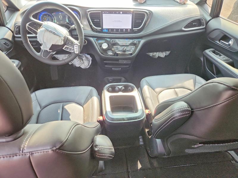 Photo 8 from auction – 2026 CHRYSLER PACIFICA with VIN 2C4RC1BG6TR155757