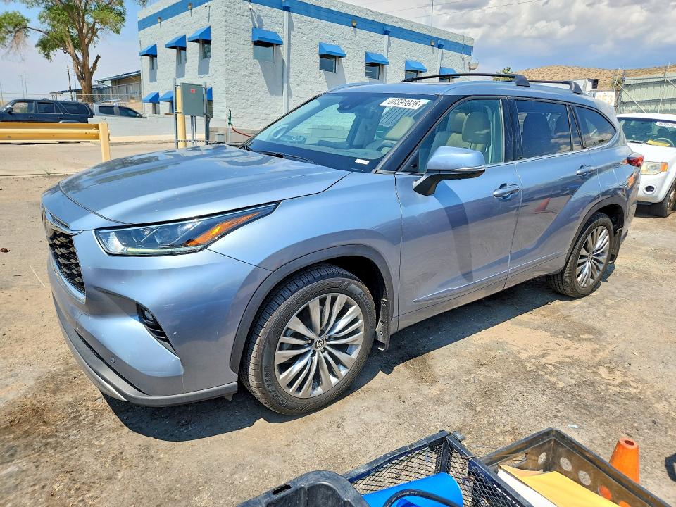 TOYOTA HIGHLANDER 2021 with VIN 5TDFZRBHXMS073872 - Photo from auction