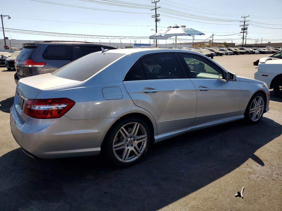 Photo 3 from auction – 2010 MERCEDES-BENZ E with VIN WDDHF5GB4AA046437