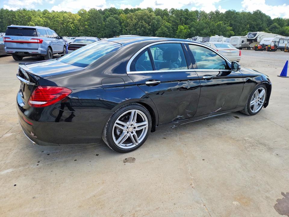 Photo 3 from auction – 2017 MERCEDES-BENZ E with VIN WDDZF4JB9HA069276