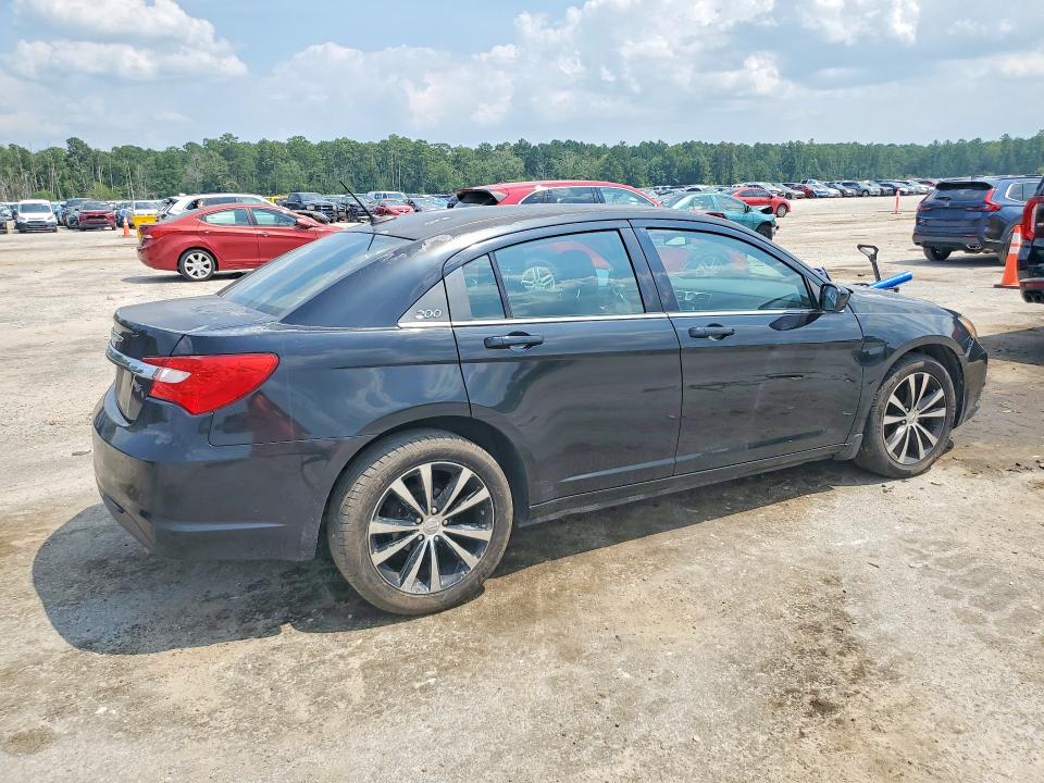 Photo 3 from auction – 2013 CHRYSLER 200 with VIN 1C3CCBBB7DN525410