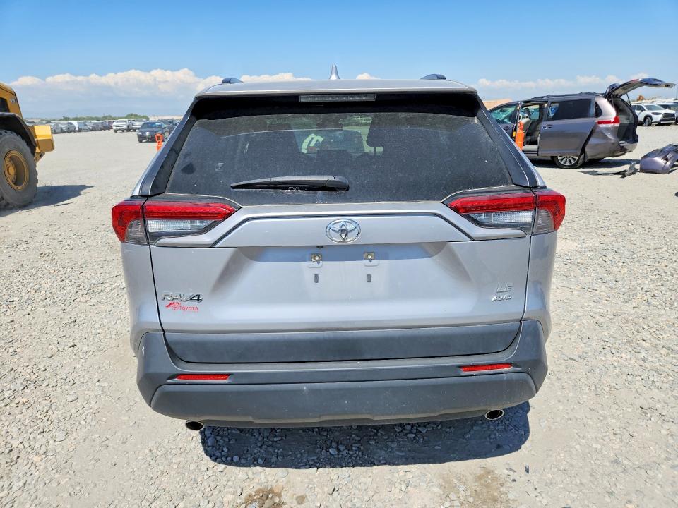 Photo 6 from auction – 2021 TOYOTA RAV4 with VIN JTMF1RFVXMD070098