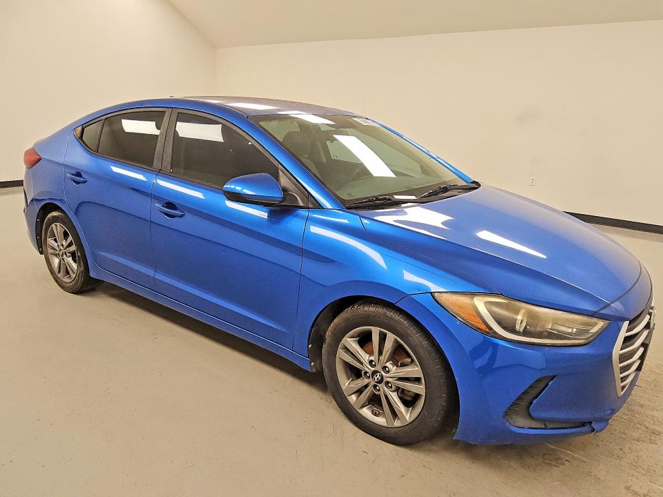 Photo 4 from auction – 2017 HYUNDAI ELANTRA with VIN 5NPD84LF6HH032158