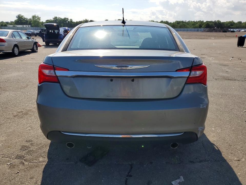 Photo 6 from auction – 2013 CHRYSLER 200 with VIN 1C3CCBCG4DN747364