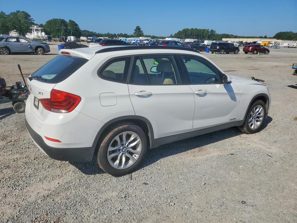 Photo 3 from auction – 2015 BMW X1 with VIN WBAVL1C59FVY28695