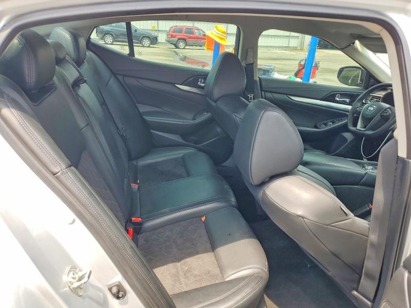 Photo 10 from auction – 2017 NISSAN MAXIMA with VIN 1N4AA6APXHC374678