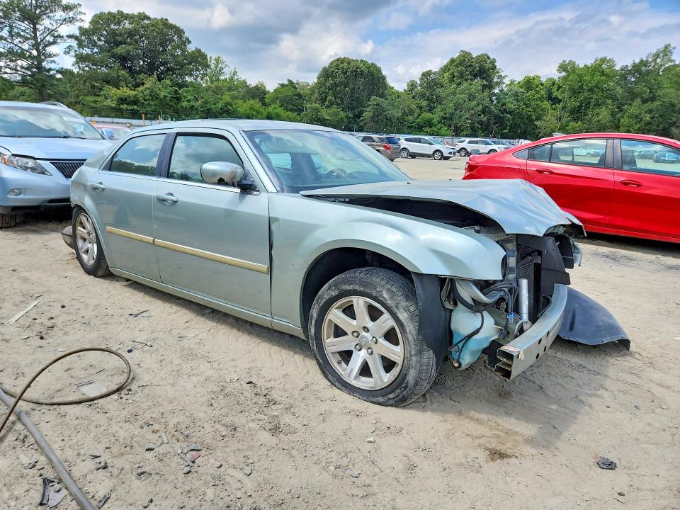 Photo 4 from auction – 2006 CHRYSLER 300 with VIN 2C3KA53G36H198268