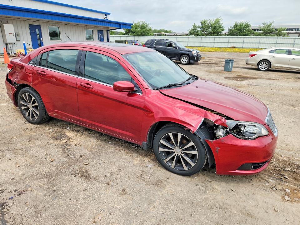 Photo 4 from auction – 2011 CHRYSLER 200 with VIN 1C3BC8FG0BN567662