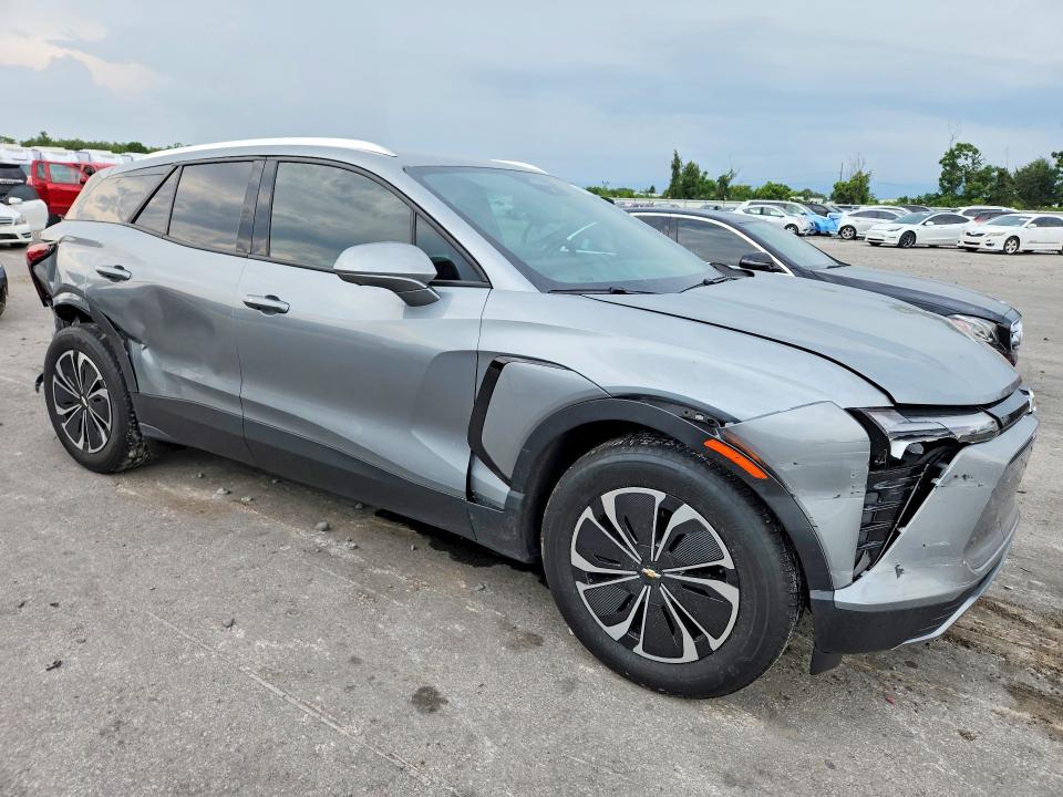 Photo 4 from auction – 2024 CHEVROLET BLAZER with VIN 3GNKDBRJ5RS222230
