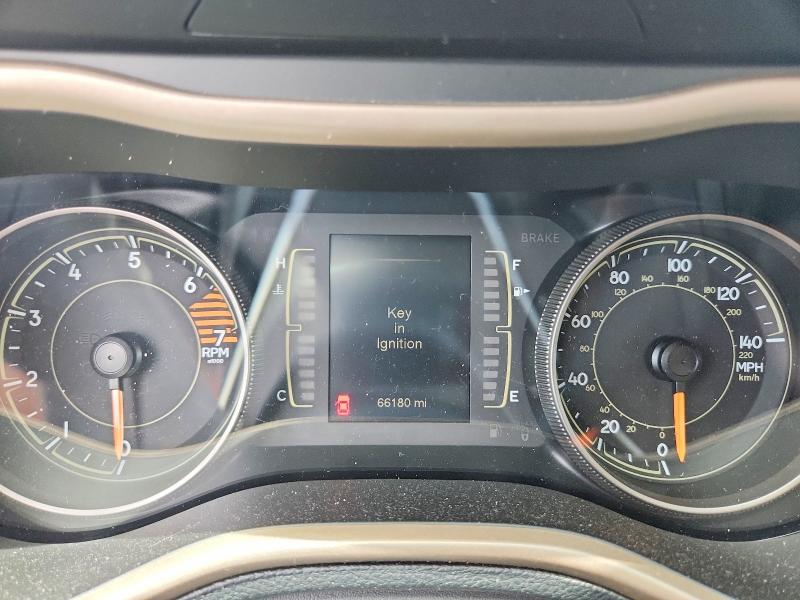 Photo 9 from auction – 2017 JEEP CHEROKEE with VIN 1C4PJLCB4HW593185